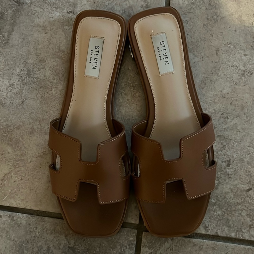Women Steve Madden sandals size 9
